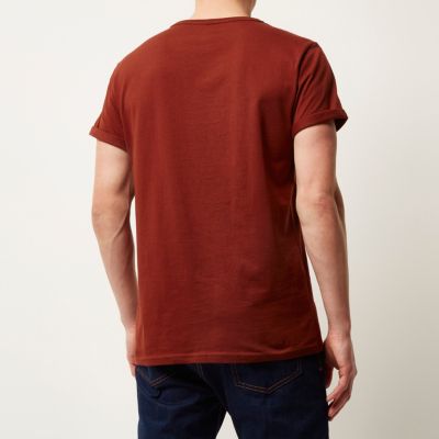 Dark red chest pocket t-shirt